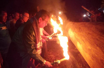 Masyarakat Koto Rajo Antusias Sambut Bupati Kuansing di Acara Melayur Jalur